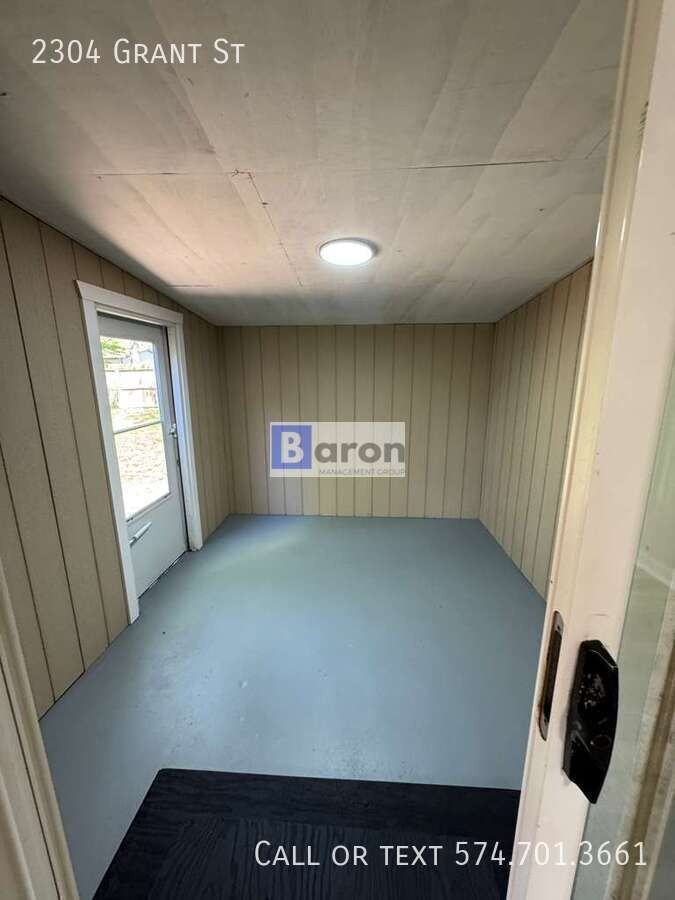 2304 Grant St - Photo 6 of 16