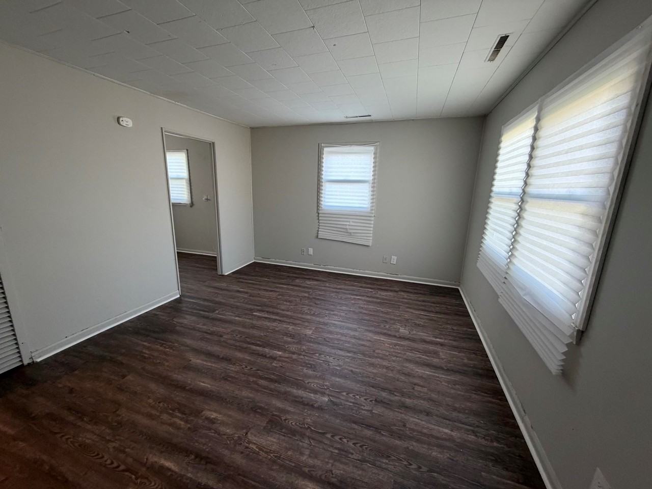 217 Edwards St - Photo 6 of 13