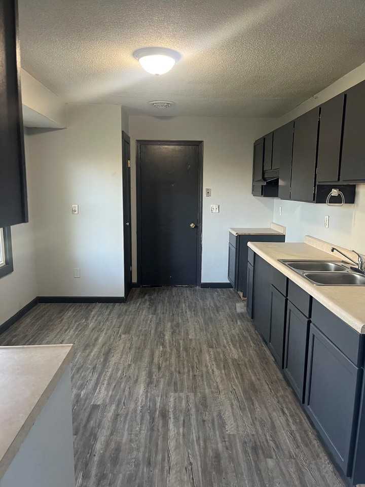 208 Logan St - Photo 2 of 15