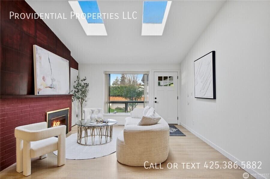 527 N 200th St - Photo 3 of 27