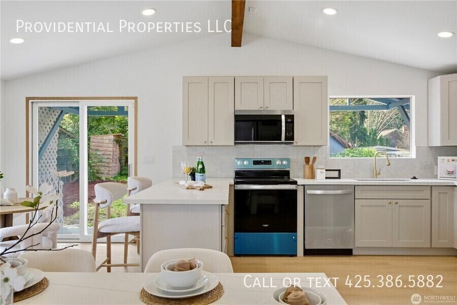 527 N 200th St - Photo 5 of 27