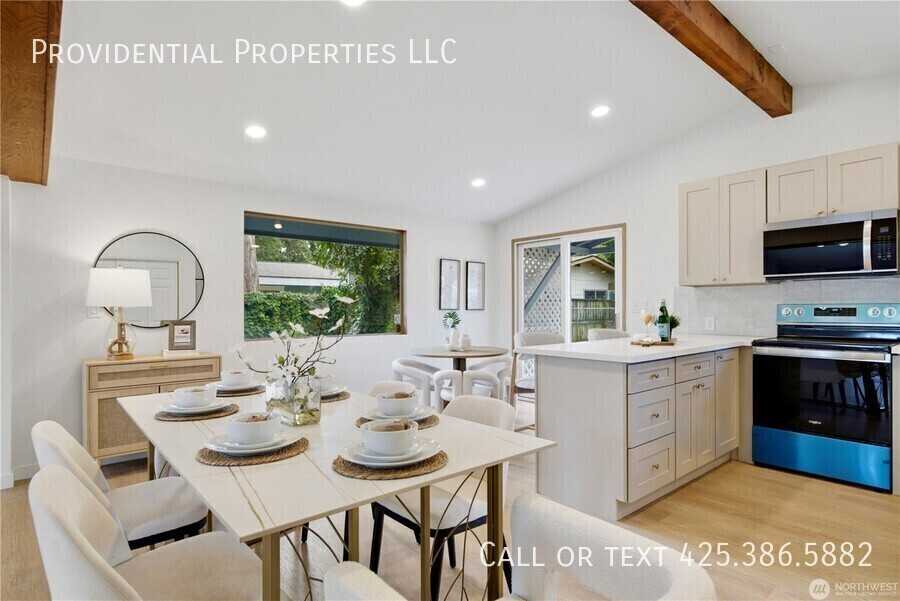 527 N 200th St - Photo 7 of 27