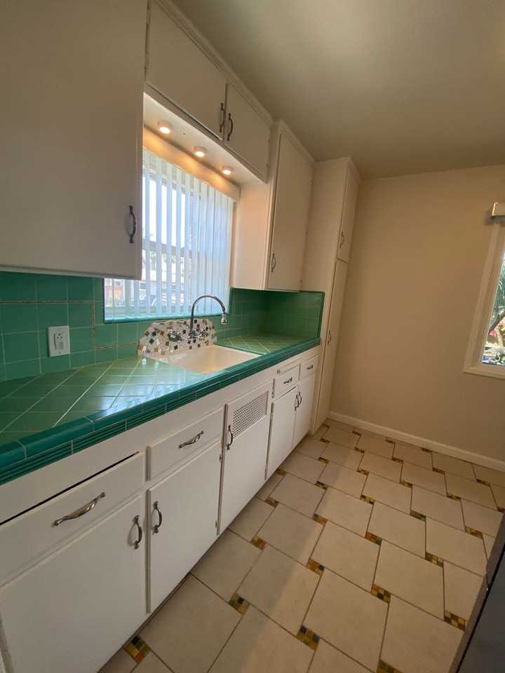 2414 Monroe Ave - Photo 6 of 10
