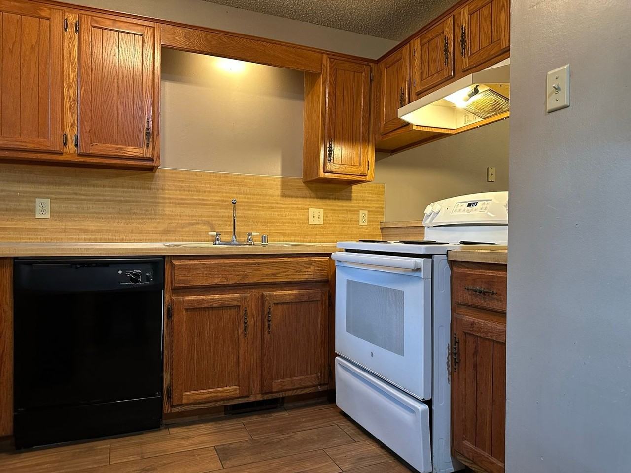 119 Perth Ct - Photo 2 of 15