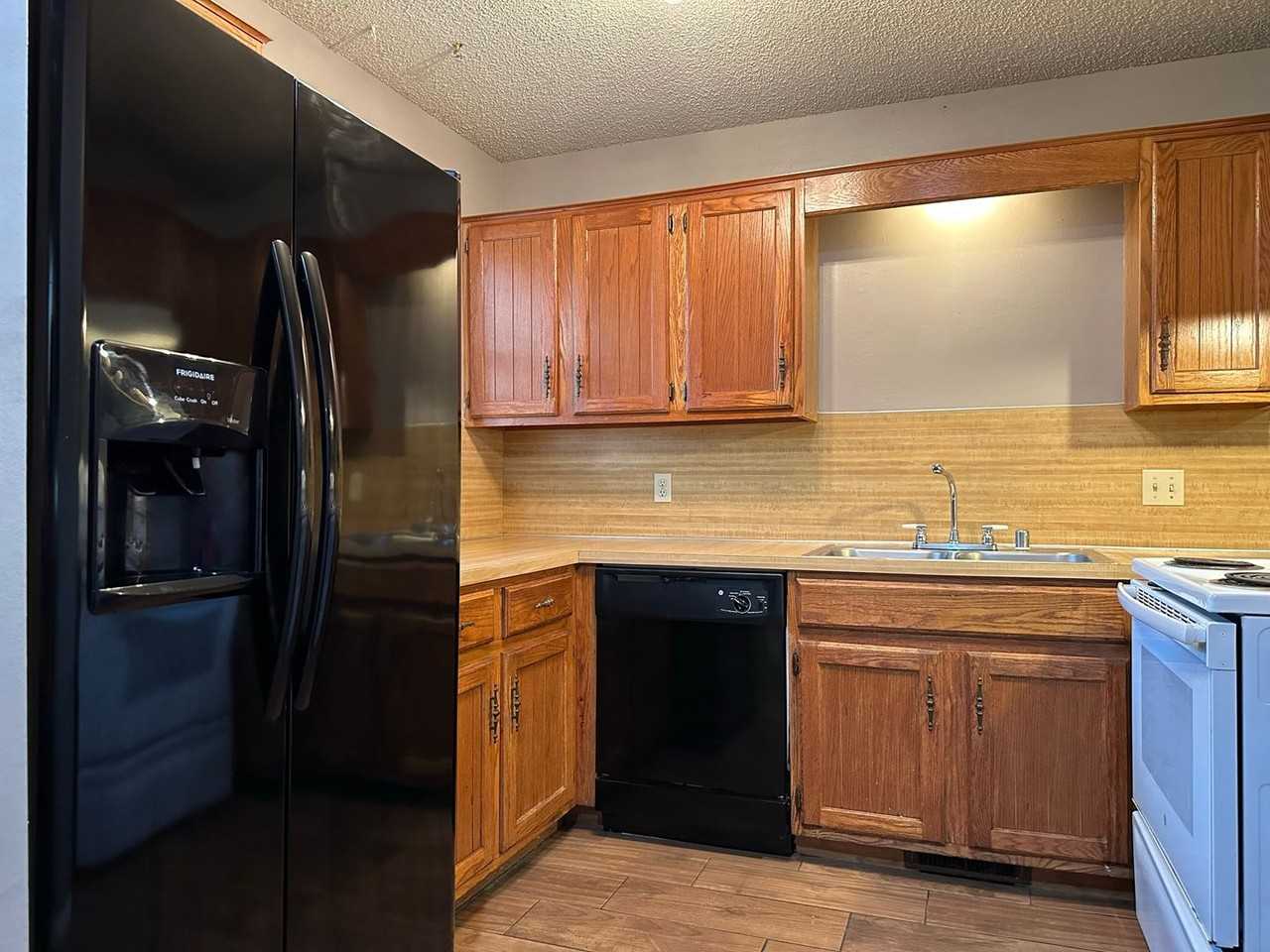 119 Perth Ct - Photo 3 of 15