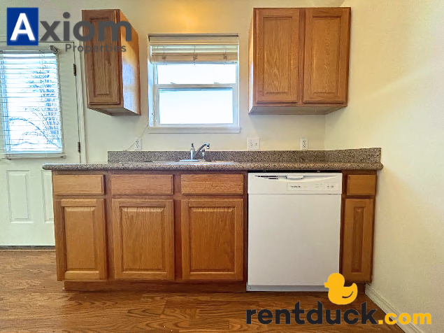 465 Taft Ave #B - Photo 4 of 27