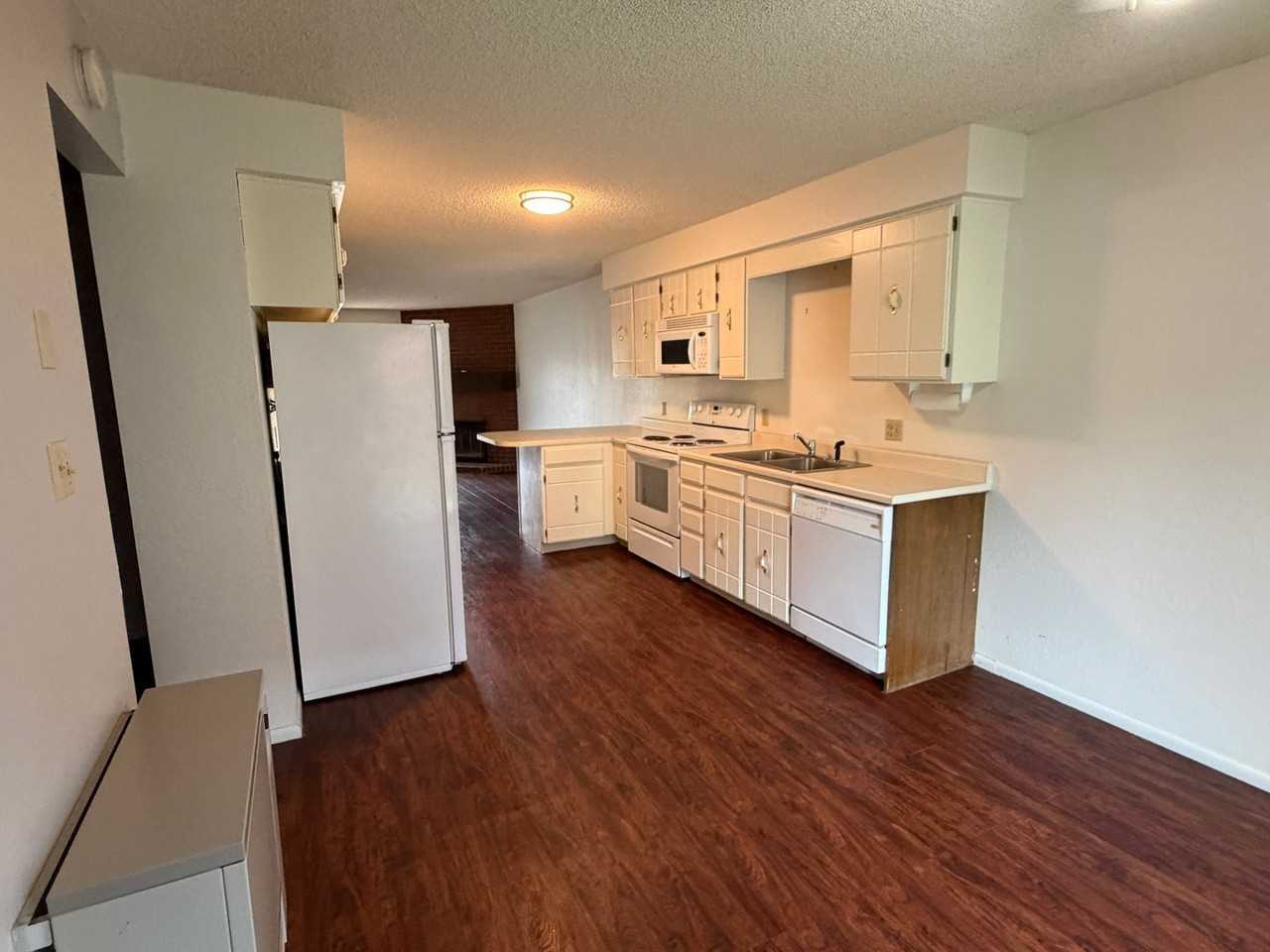 2930 Holly Ave #502 - Photo 4 of 20