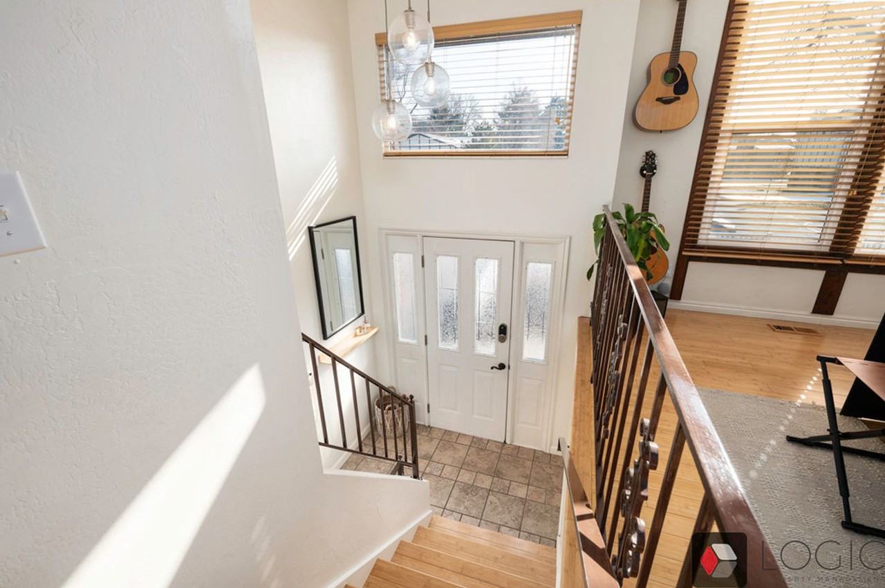 1667 E 9800 S - Photo 3 of 23