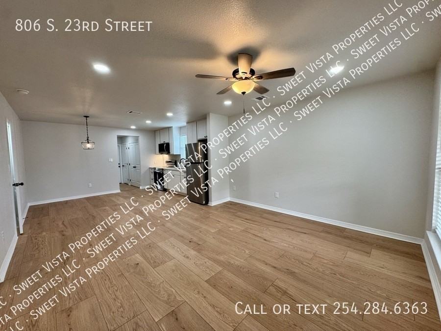 806 S 23rd St - Photo 3 of 15