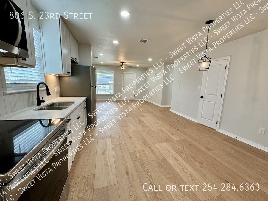 806 S 23rd St - Photo 5 of 15