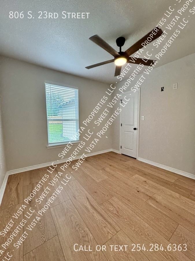 806 S 23rd St - Photo 7 of 15