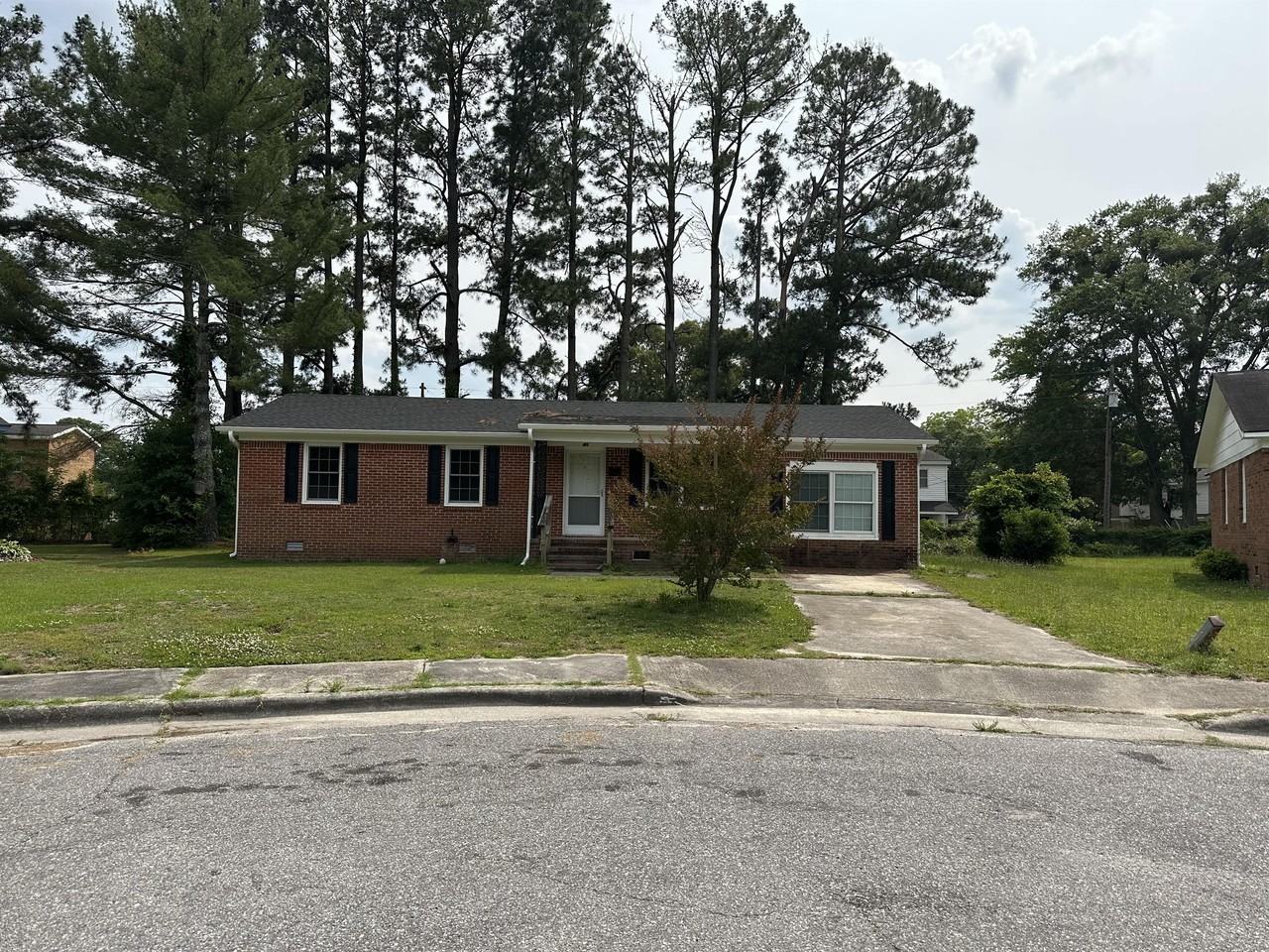 105 Fort Dr - Photo 2 of 17
