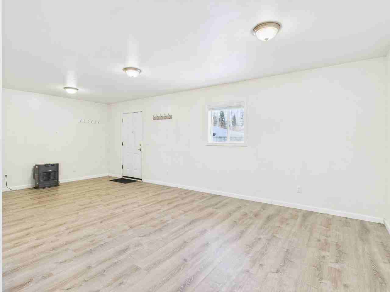 2377 Edsson Ave #E - Photo 4 of 28