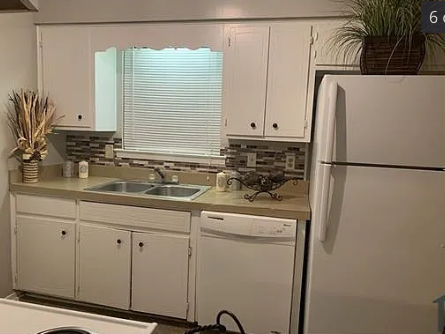 3855 Woodley Rd - Photo 5 of 9