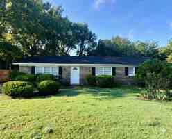 featured image of 1206 Woodbridge Dr