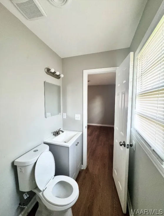 1206 Woodbridge Dr - Photo 5 of 11