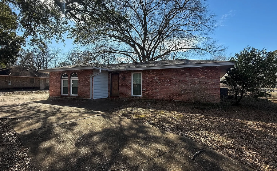 341 N Burbank Dr