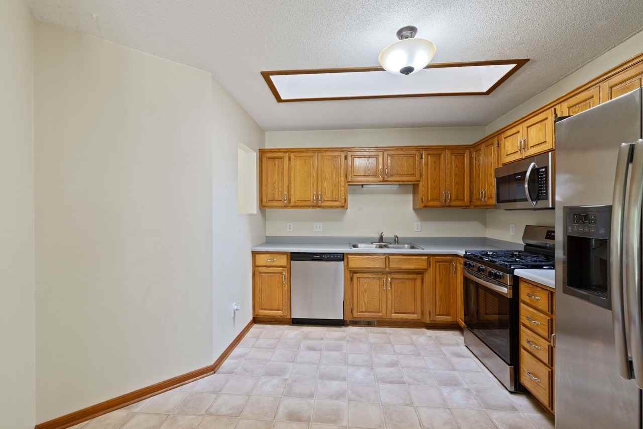 1711 Slater Ln #1 - Photo 6 of 27