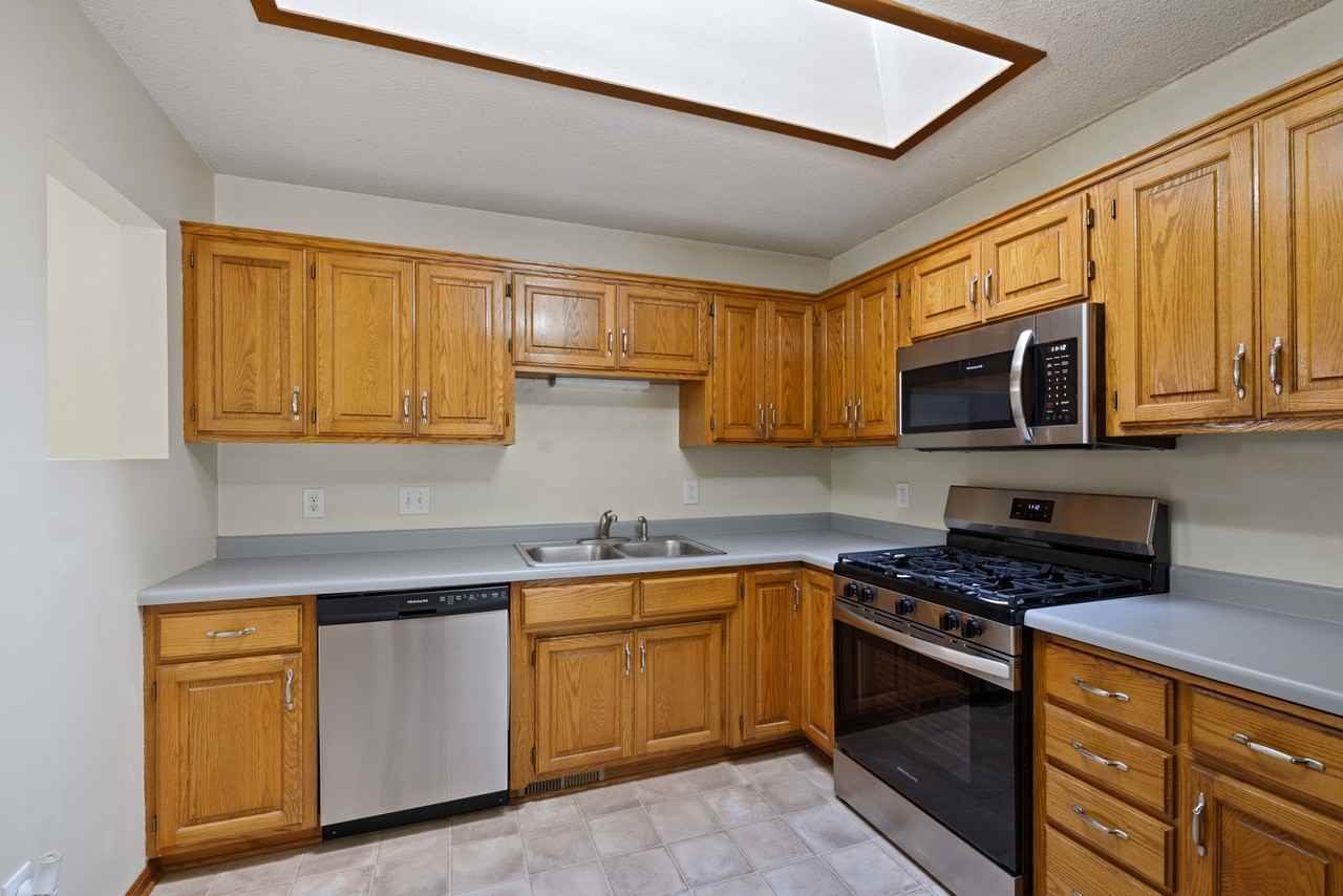 1711 Slater Ln #1 - Photo 7 of 27