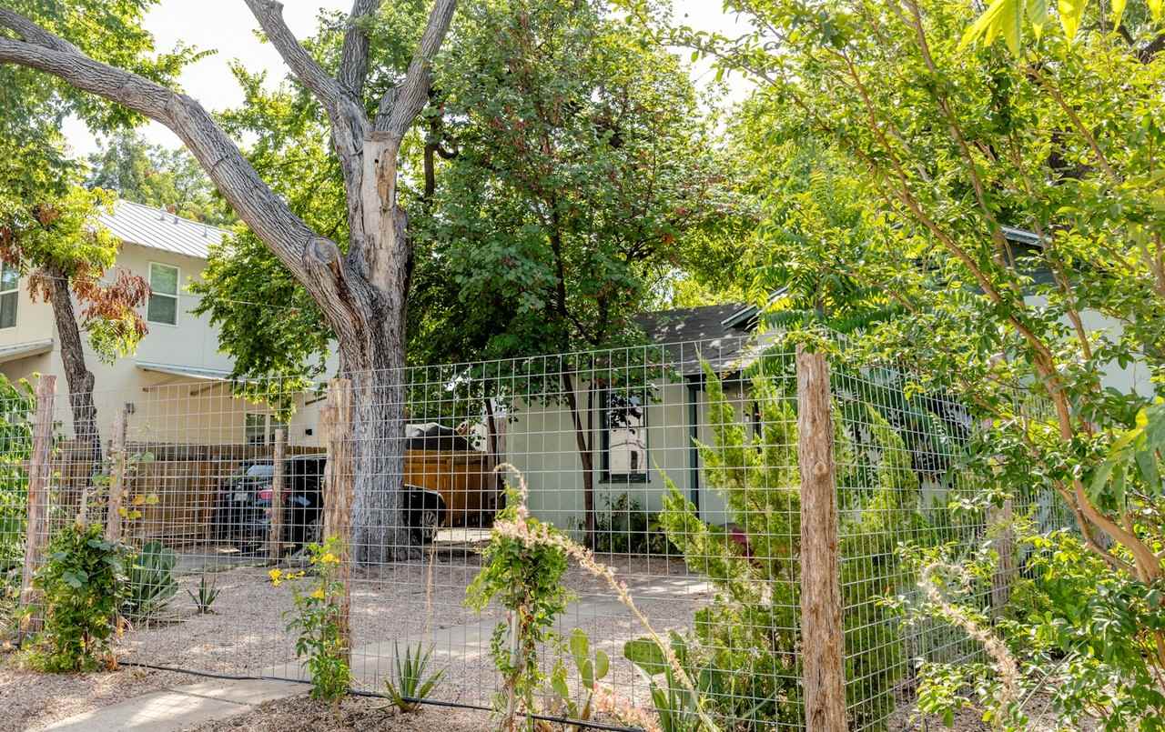 4611 Harmon Avenue - Photo 2 of 17