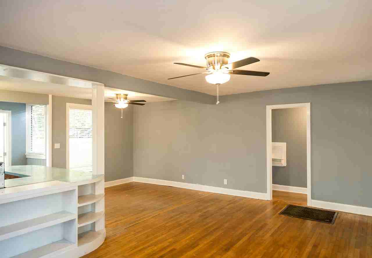 4611 Harmon Avenue - Photo 4 of 17