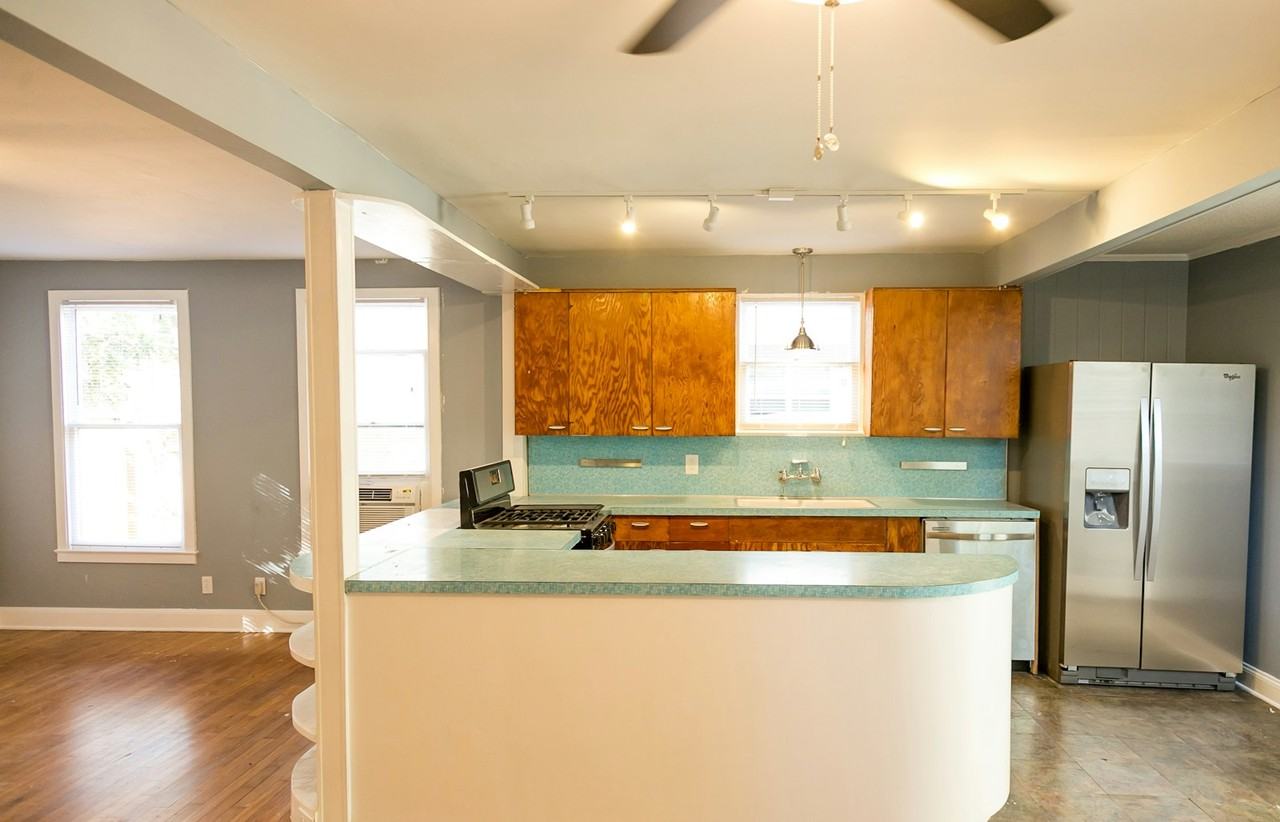 4611 Harmon Avenue - Photo 5 of 17