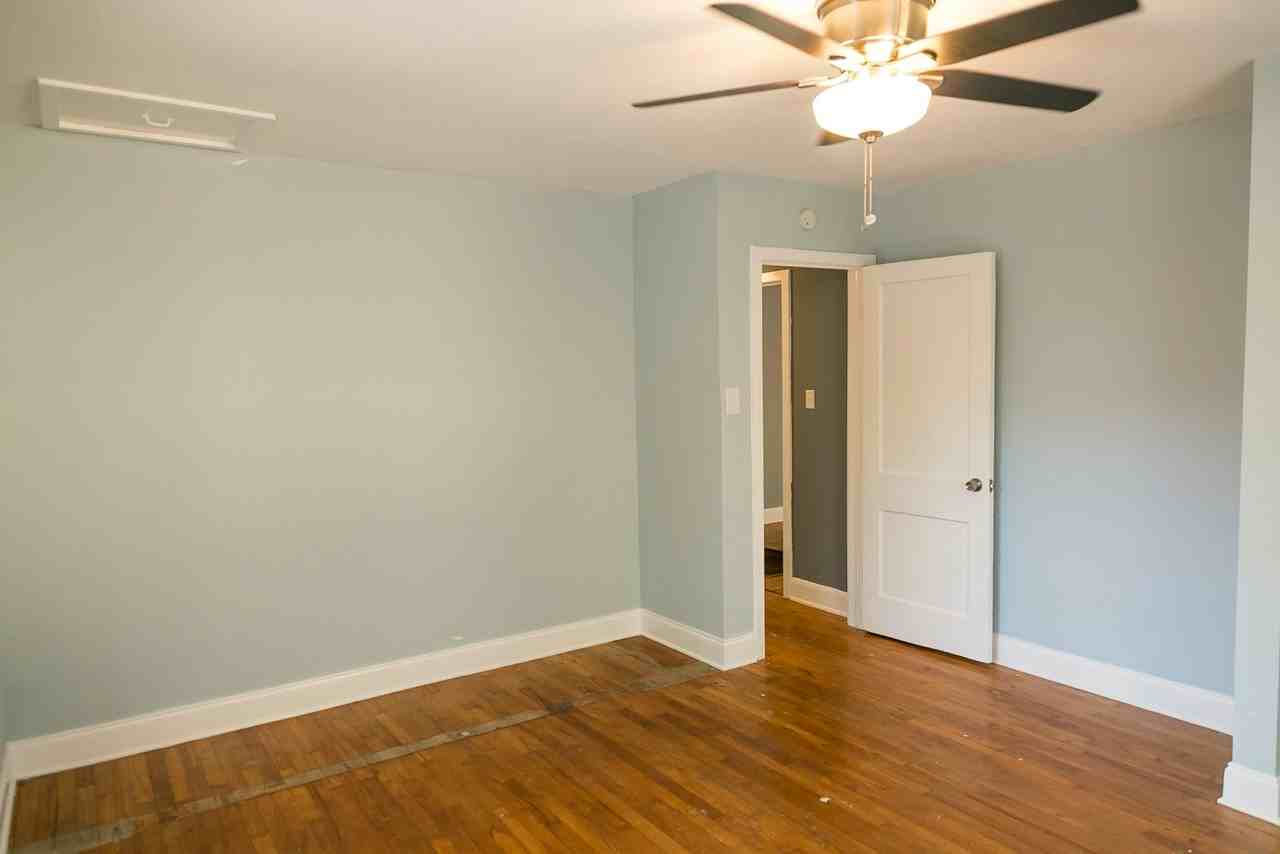 4611 Harmon Avenue - Photo 7 of 17