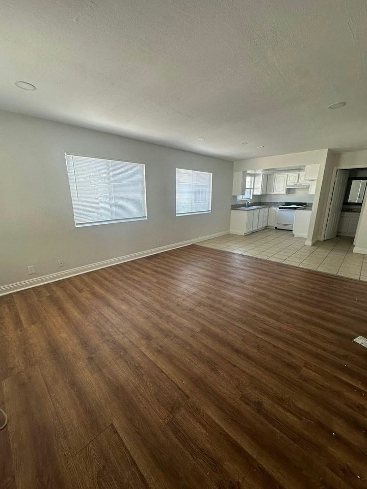 7620 Newlin Avenue, Unit 20B - Photo 2 of 13