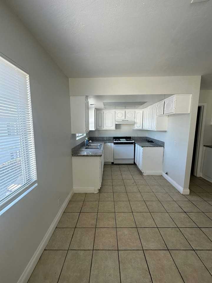 7620 Newlin Avenue, Unit 20B - Photo 5 of 13