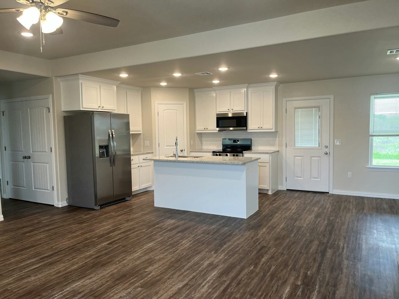 503 Honeysuckle Lane - Photo 2 of 10