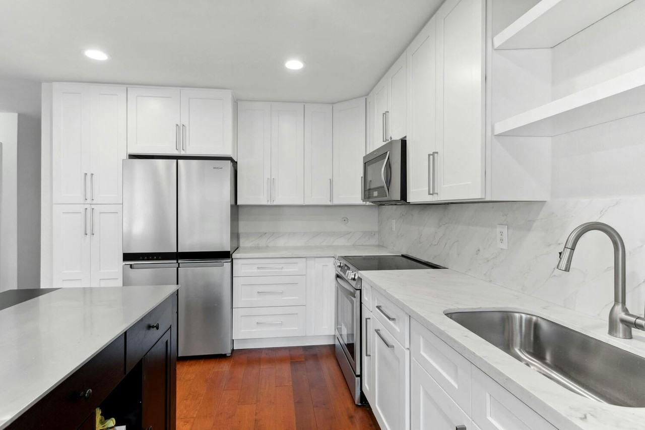 3264 Caminito Eastbluff #105, Unit 105 - Photo 6 of 29