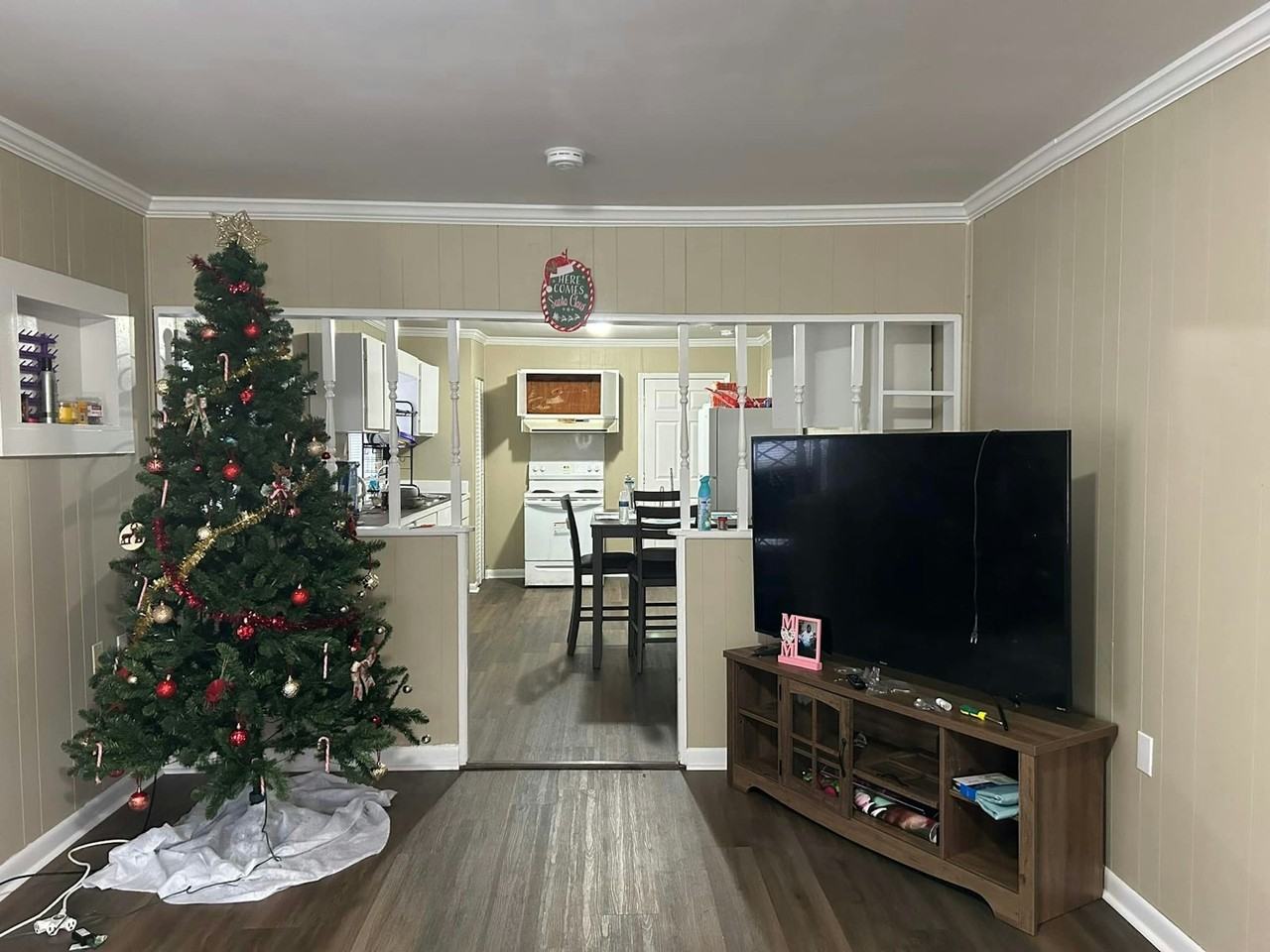 105 McKinnon St. - Photo 4 of 7