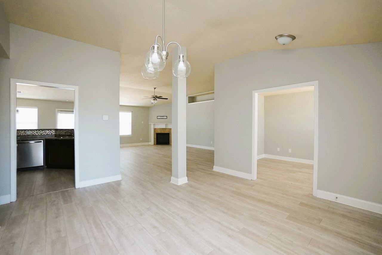 2610 Madeline Ln - Photo 5 of 35