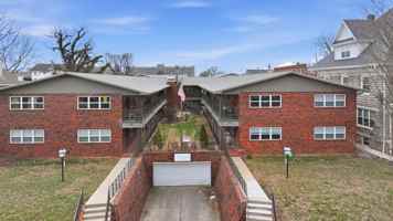 featured image of 926 E Walnut St