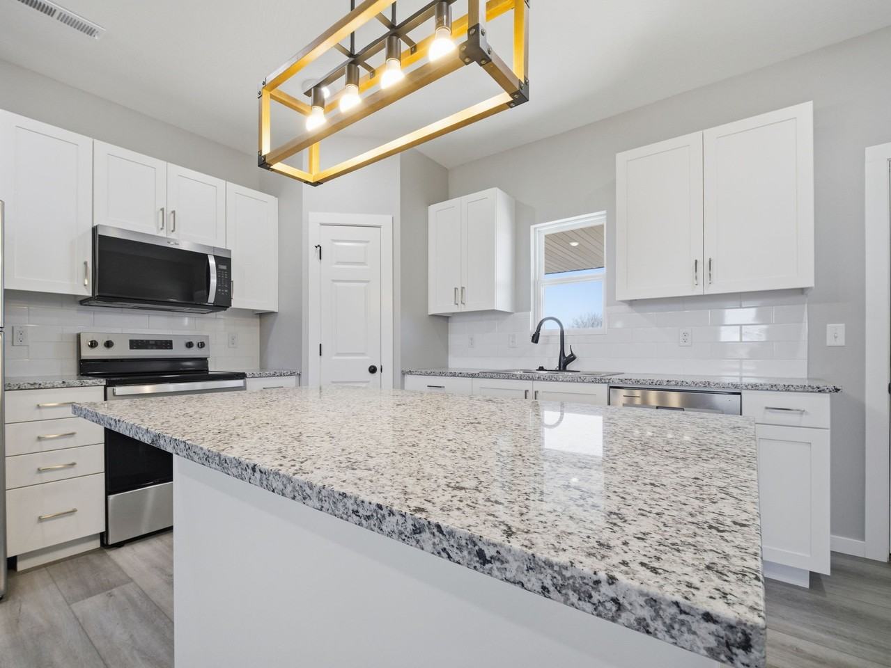 1706 Hazel St #1 - Photo 4 of 11
