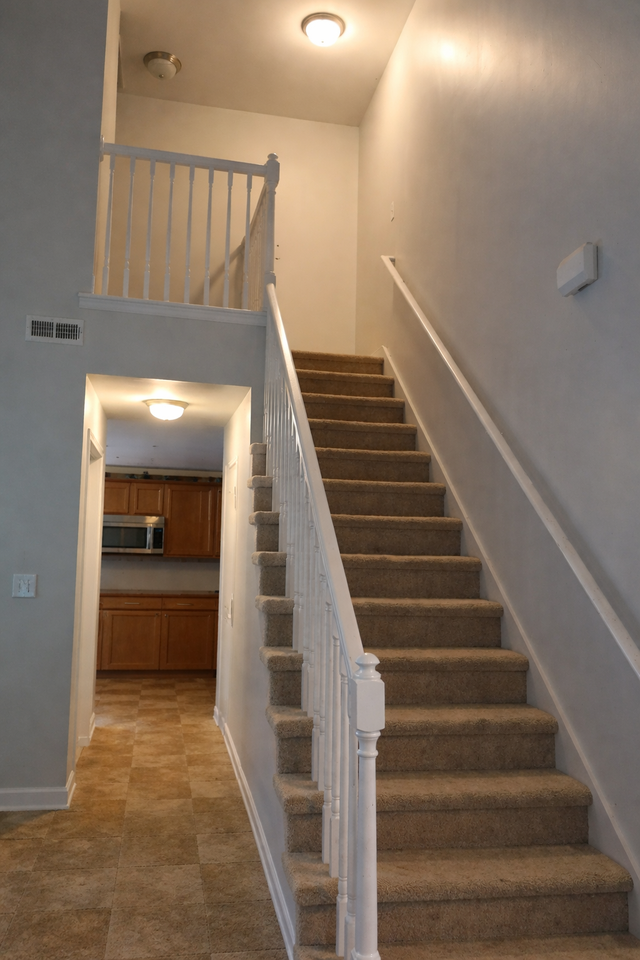 108 Cherry Grove Dr #1 - Photo 3 of 10