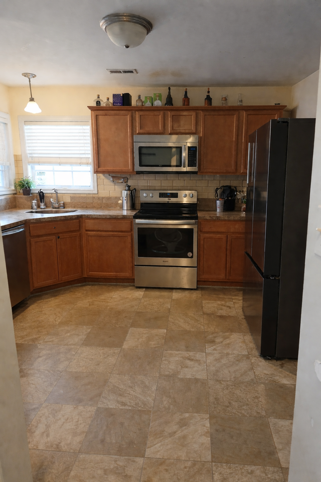 108 Cherry Grove Dr #1 - Photo 4 of 10