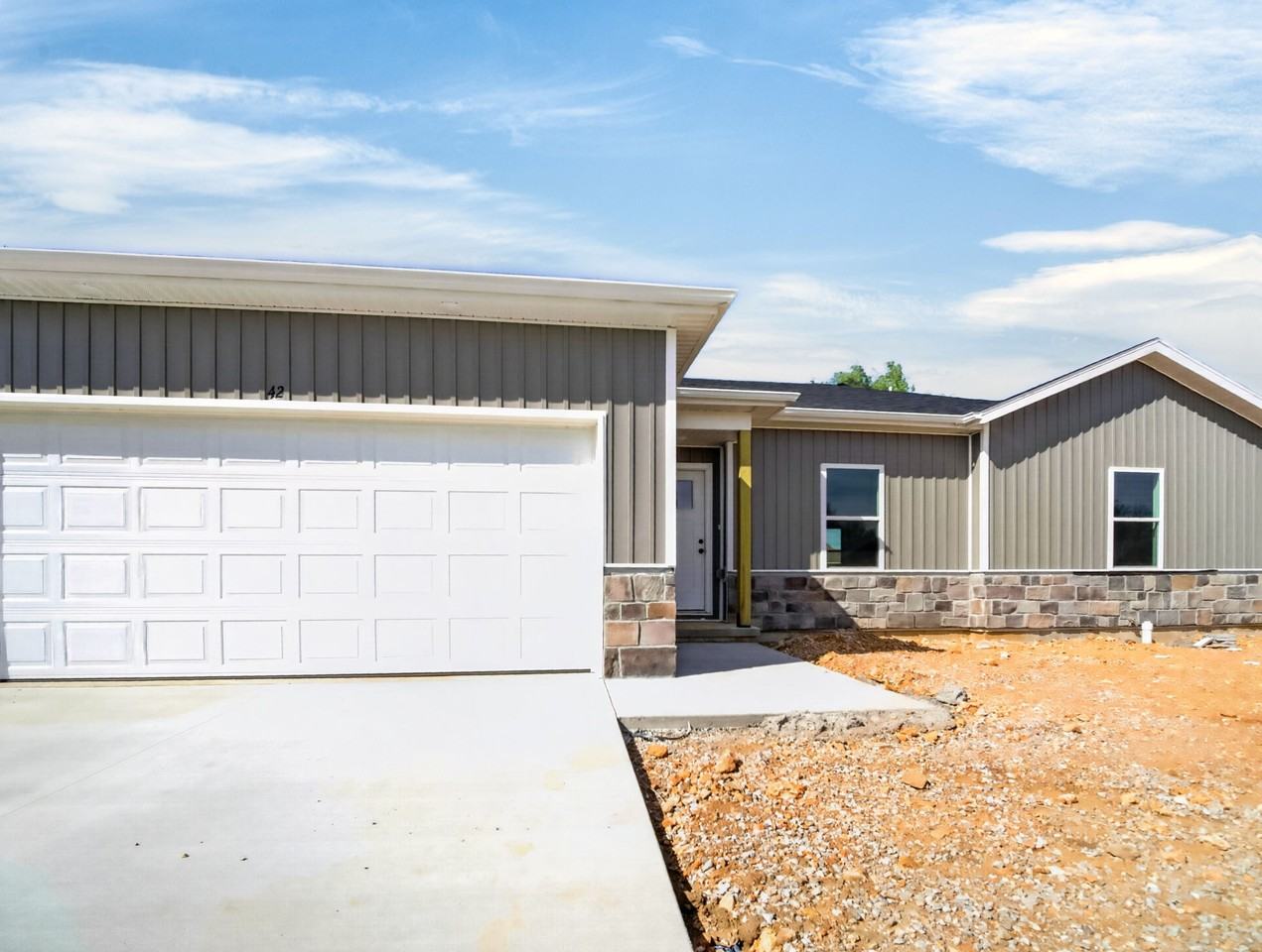 42 Whitley Ln #1 - Photo 4 of 10