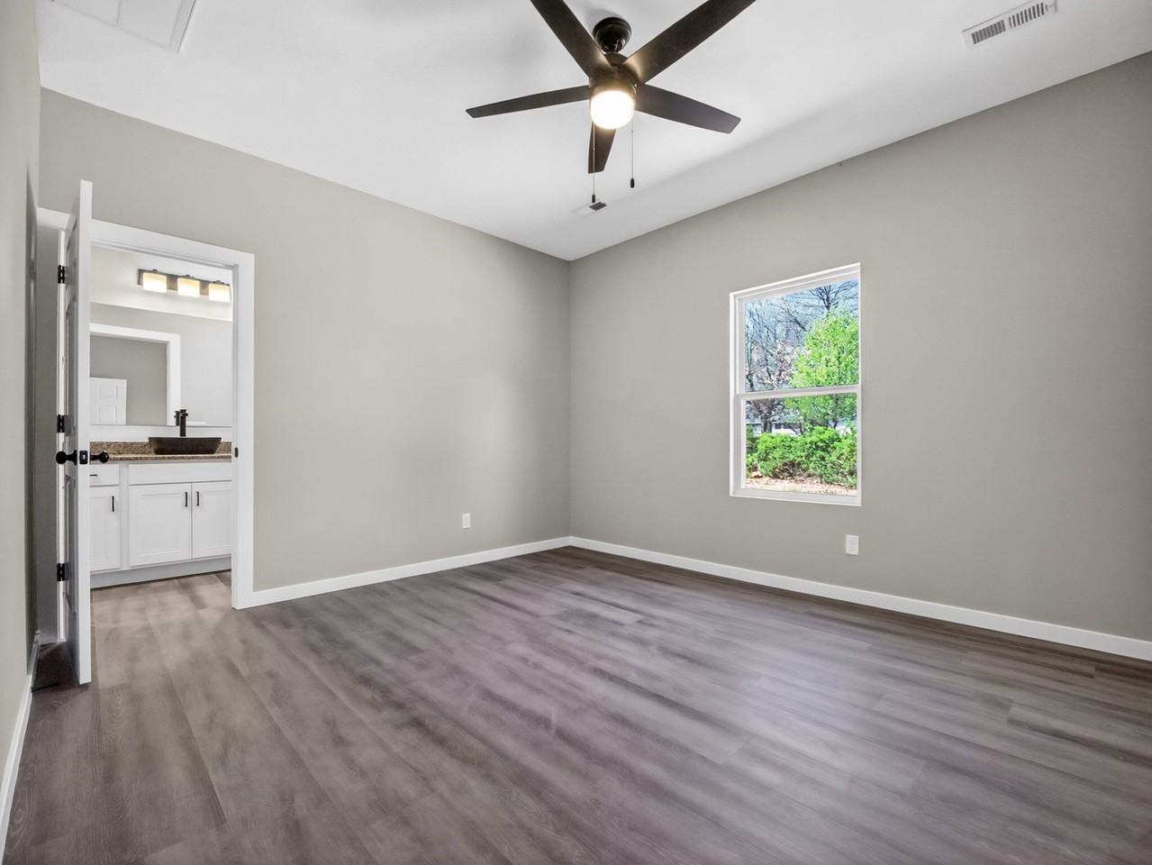 42 Whitley Ln #1 - Photo 7 of 10