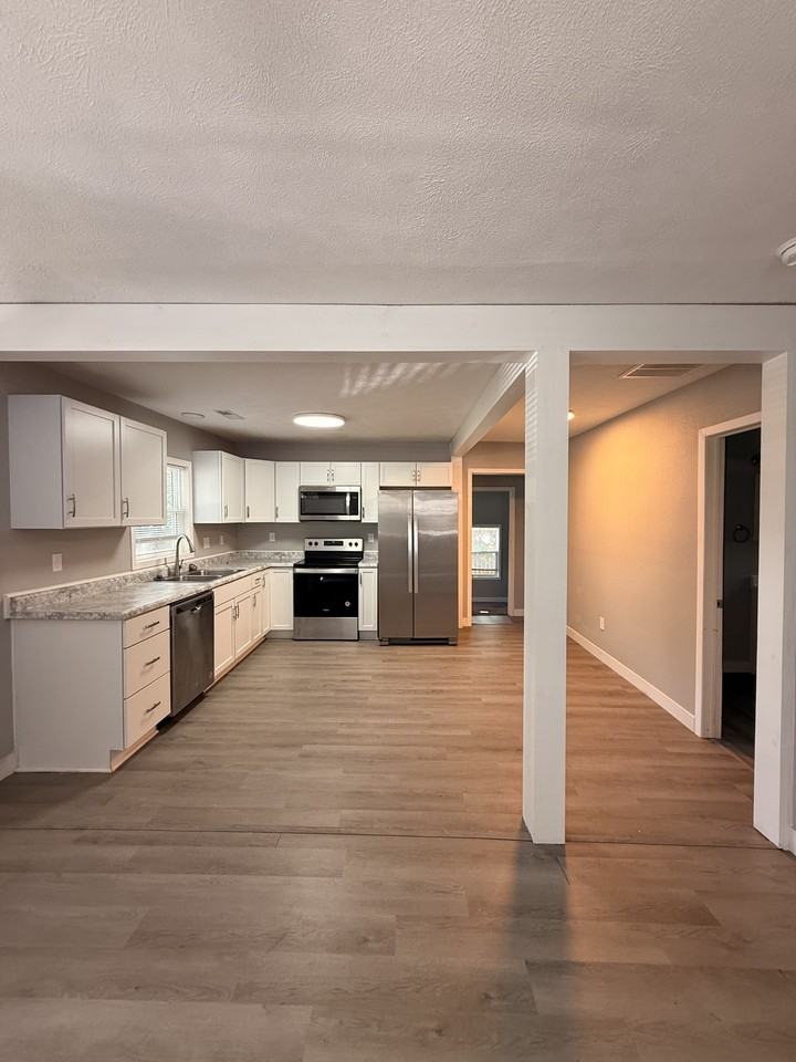9 E Delta St #1 - Photo 2 of 8