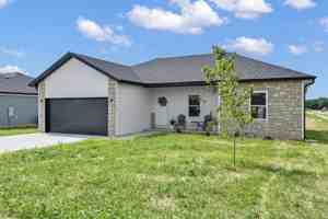 featured image of 155 W Ledgestone Dr #1