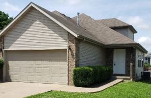 featured image of 211 Village Ct #1