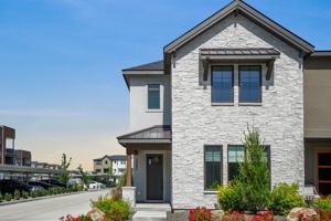 featured image of 3045 S Honeycomb Way #1