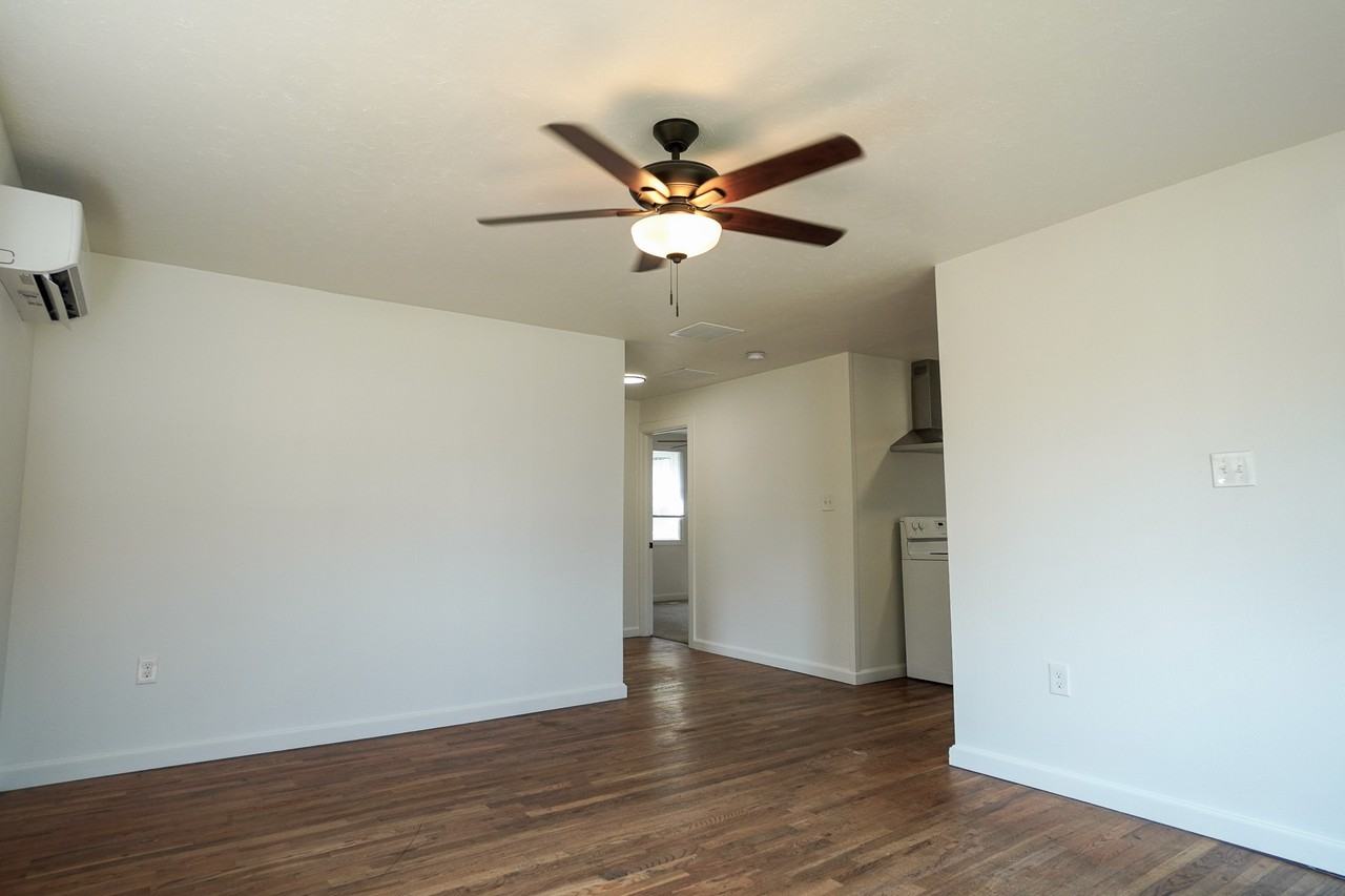 4213 W Clark St #1 - Photo 5 of 18