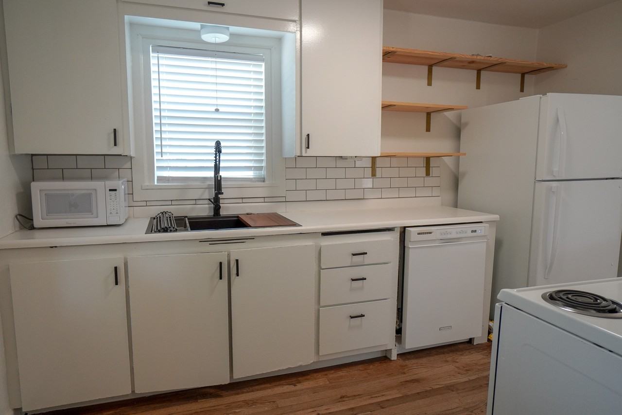 4213 W Clark St #1 - Photo 7 of 18