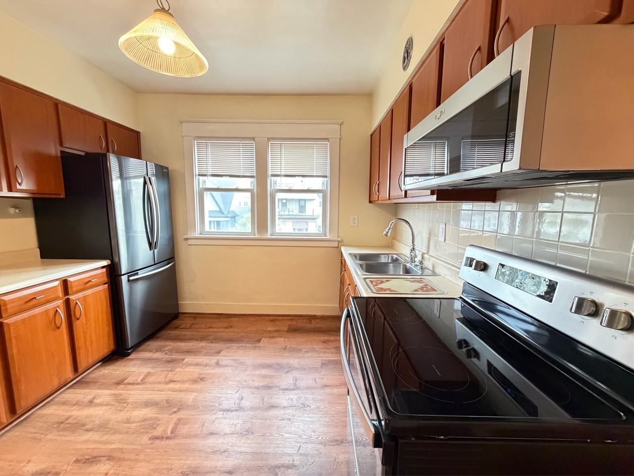 144 Lovering Ave Uppr - Photo 2 of 17