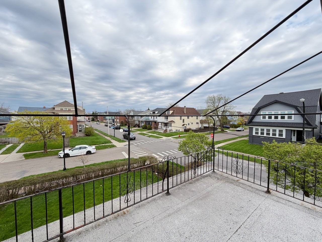 144 Lovering Ave Uppr - Photo 5 of 17