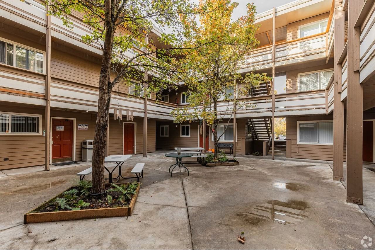 Willamette Terrace Apartments - Photo 3 of 25