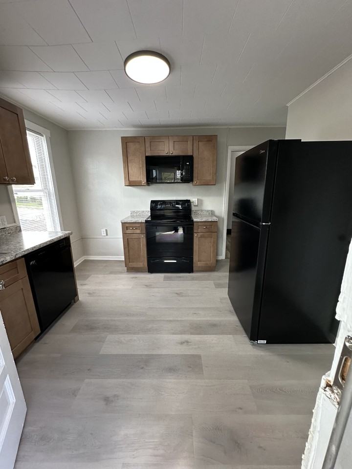 105 1/2 S 3rd St #105-1-2 - Photo 4 of 13