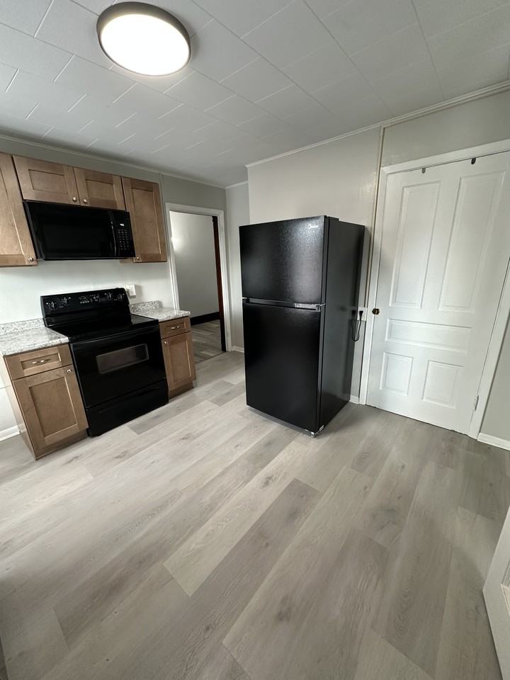 105 1/2 S 3rd St #105-1-2 - Photo 5 of 13